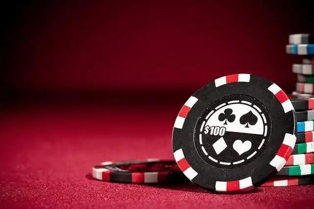 Blackjack table at marettoto login showing player cards, dealer upcard, and decision buttons for Hit Stand Double Split